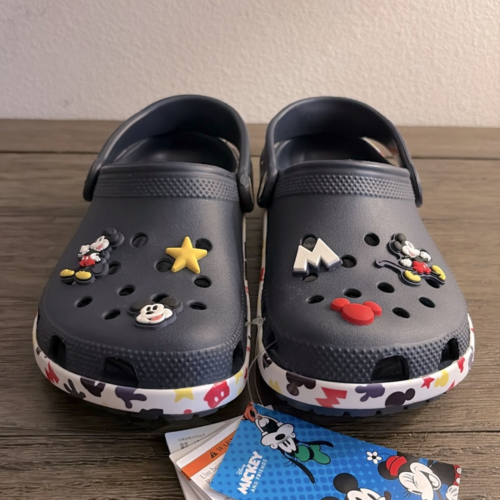 NWT [CROCS] Mickey & Friends Classic Slip-On Clog Sandals Kids Size J1 (5+) - Picture 9 of 15